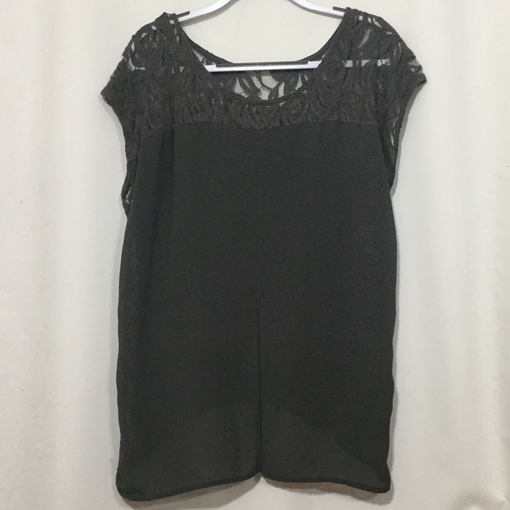 Apt 9 Lace Sheer @ Top. Cap Sleeve Slit Back Tunic